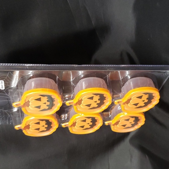 CWC Cook with Color 6 piece Jack-o-Lantern Mini Condiment/Snack Lidded Boxes - Picture 3 of 5